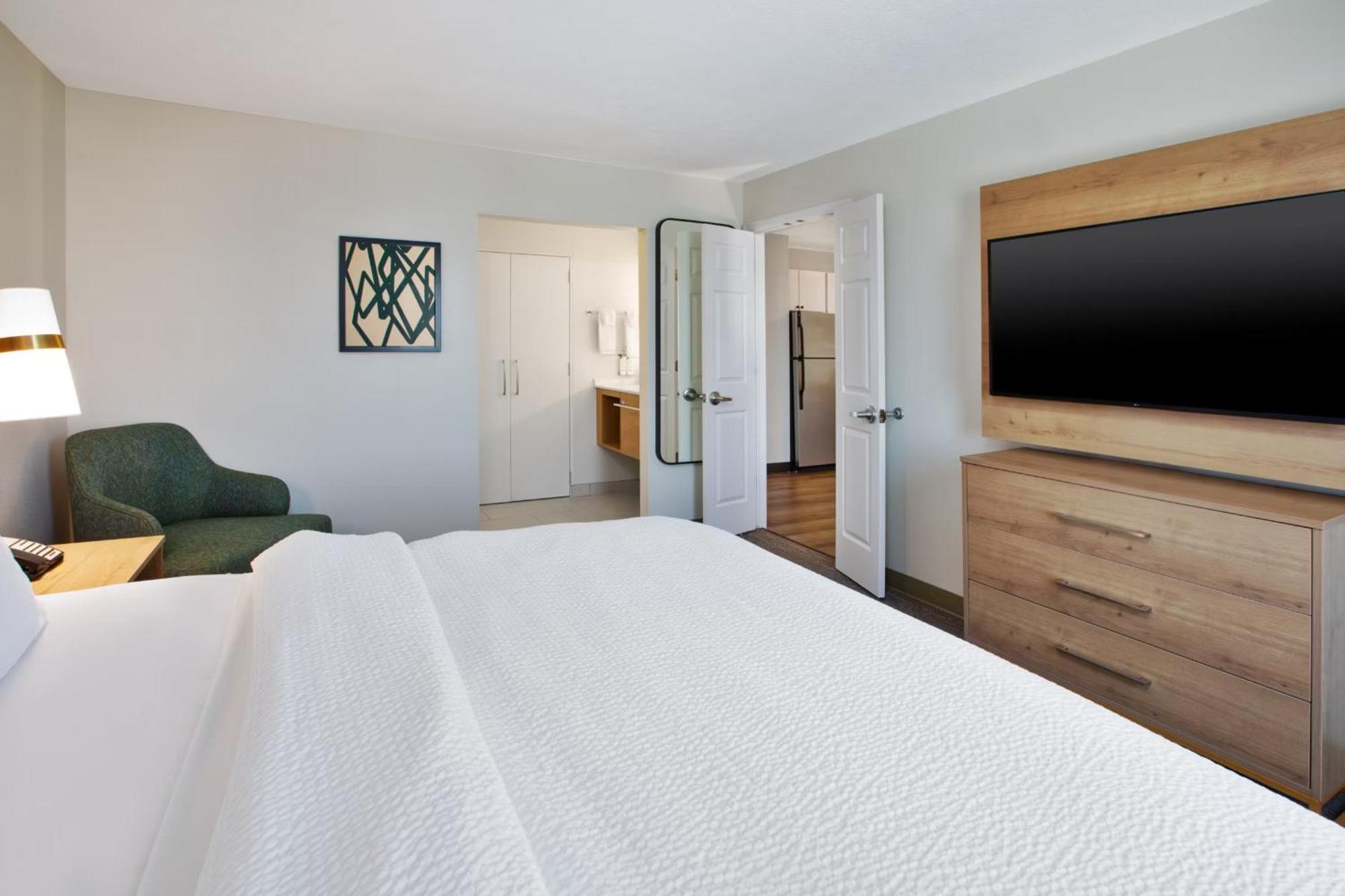 Staybridge Suites Omaha 80Th And Dodge By Ihg Exterior photo