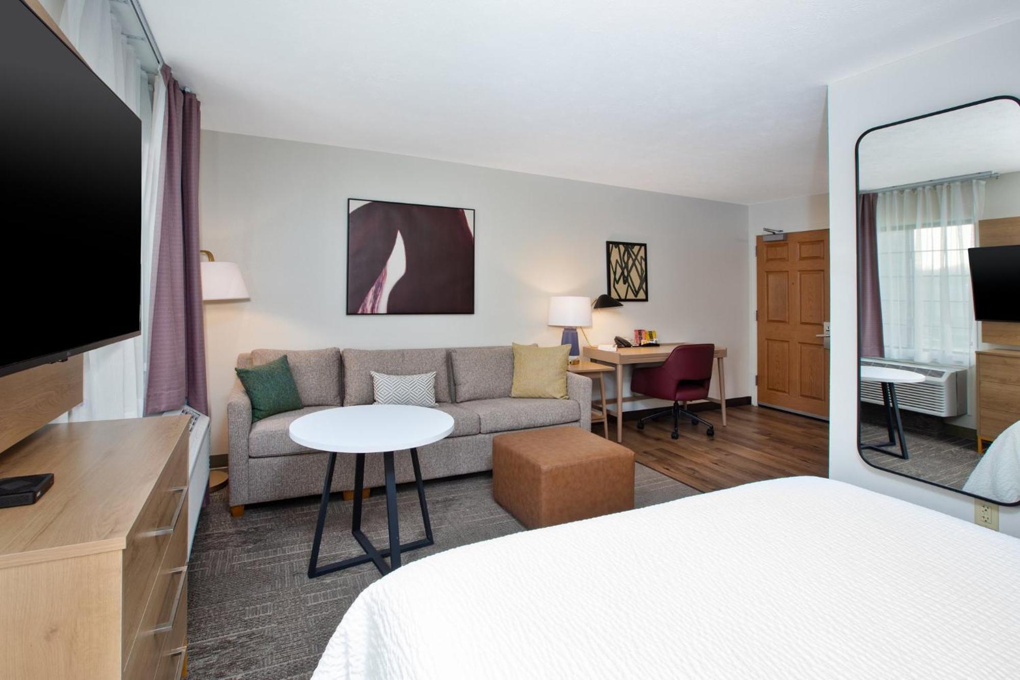 Staybridge Suites Omaha 80Th And Dodge By Ihg Exterior photo